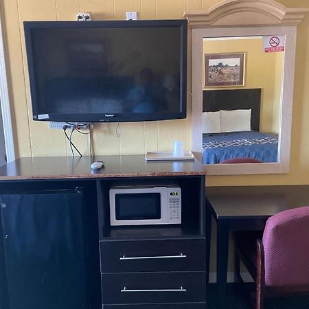Budget Inn Монровил Екстериор снимка